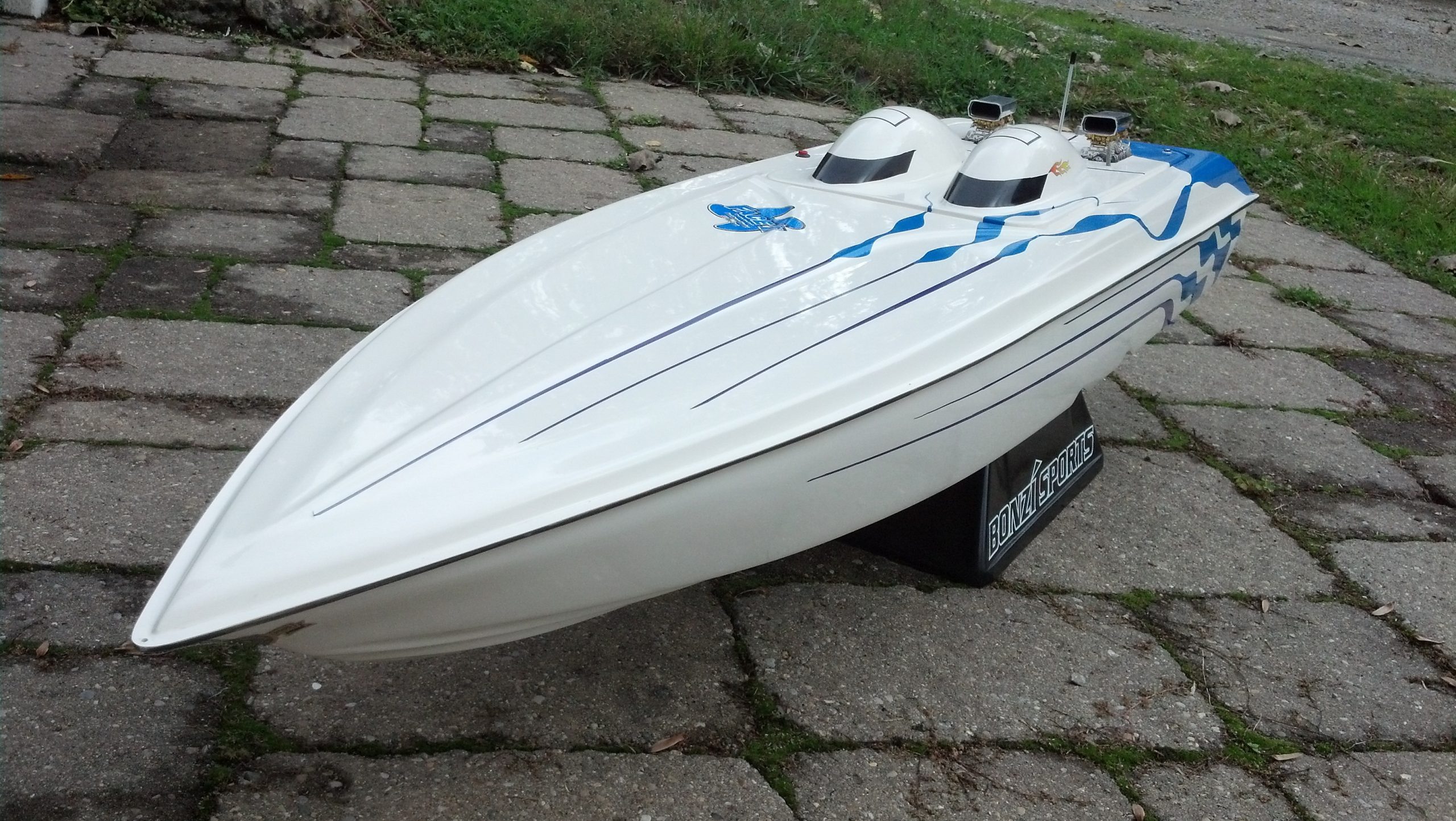 pictures of rc boats